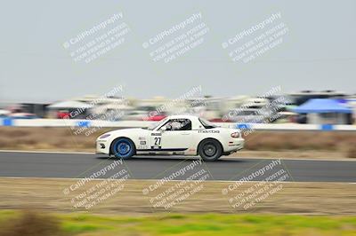 media/Jan-26-2025-CalClub SCCA (Sun) [[cfcea7df88]]/Group 1/Race/